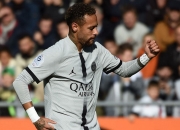 半岛体育链接-里昂客场逆转成功，稳固在法甲前四位置