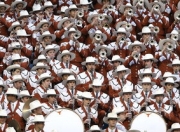 半岛体育下载-上海申花足球俱乐部将在周末进行对阵比赛，备战状态引人关注