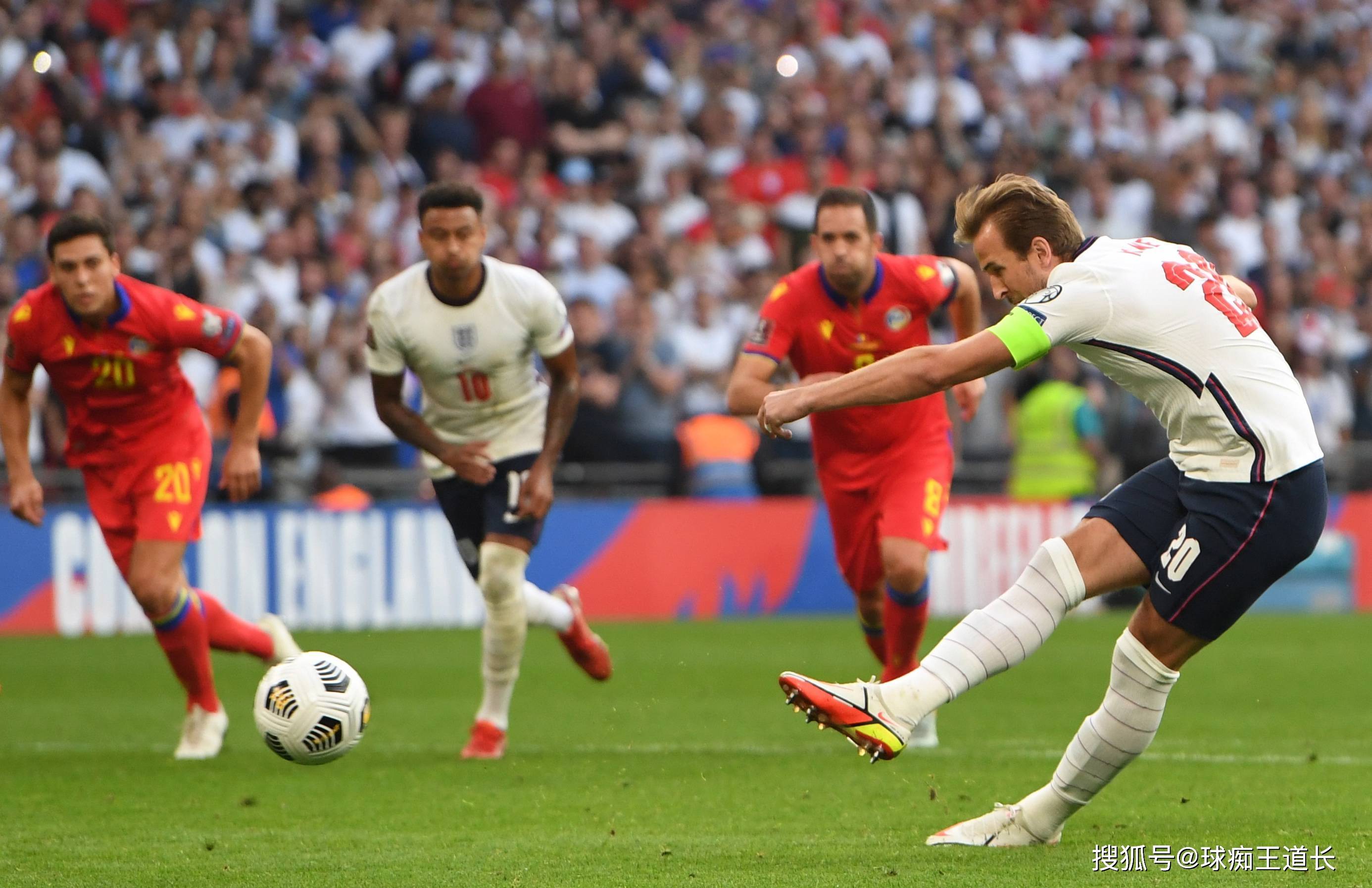 欧洲足球赛事精彩纷呈,球迷狂热支持的简单介绍 欧洲足球赛事精彩纷呈,球迷狂热支持的简单介绍