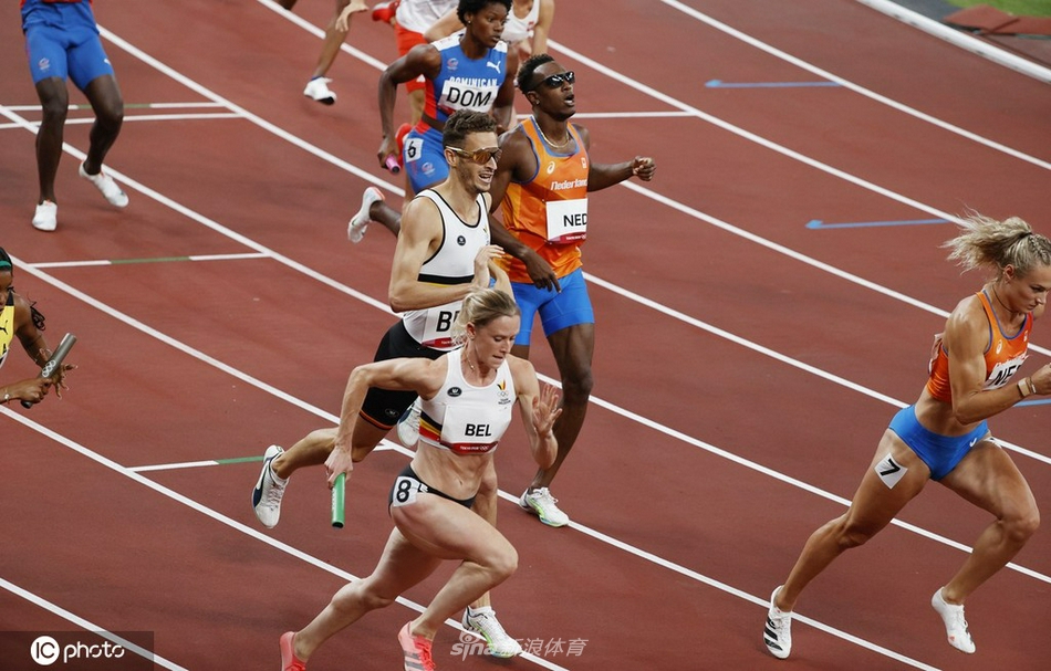 波兰田径选手勇夺冠军,称霸赛场 波兰田径选手勇夺冠军,称霸赛场