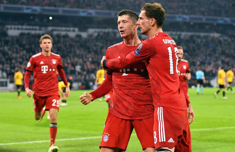 包含尤文图斯后防失误频频，丢失宝贵积分的词条