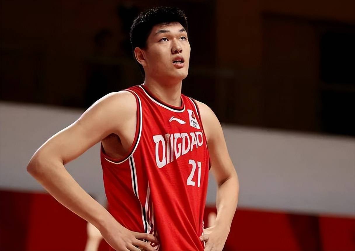 职业篮球联赛中球员风采出众，球技精湛的简单介绍