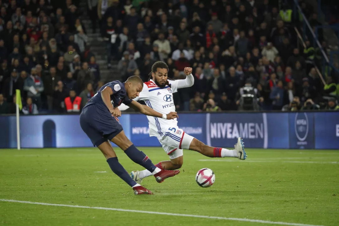 大巴黎全胜,提前锁定小组第一 大巴黎全胜,提前锁定小组第一