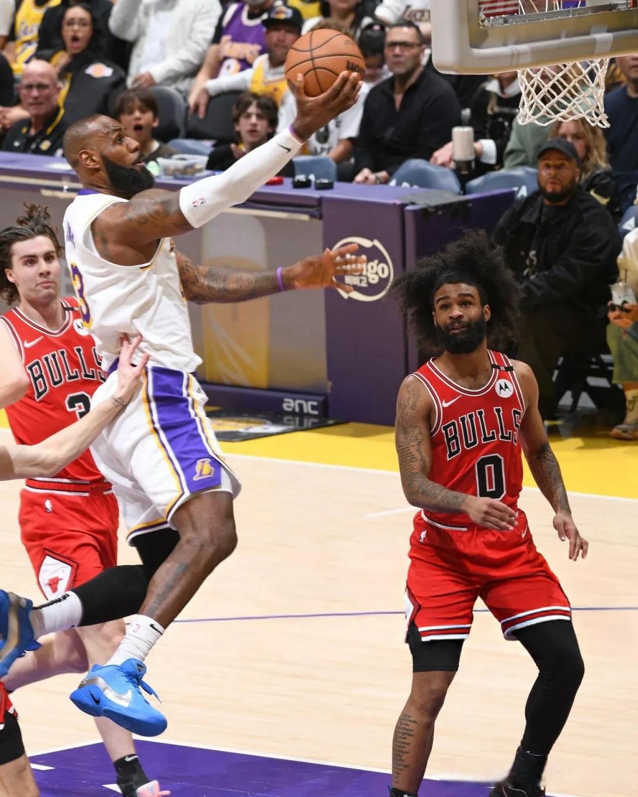 公牛后场进攻火力强,轰破对手防守取胜的简单介绍 公牛后场进攻火力强,轰破对手防守取胜的简单介绍