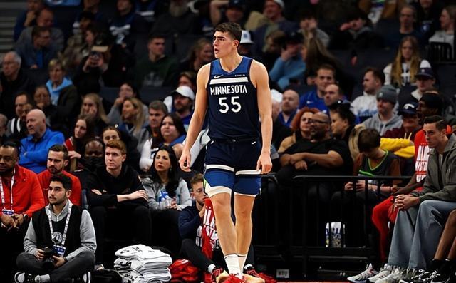 凯尔特人主场负于森林狼,遭遇失利 凯尔特人主场负于森林狼,遭遇失利