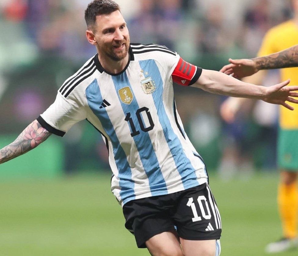 关于拜仁慕尼黑队在欧冠赛场上取得巨大胜利的信息