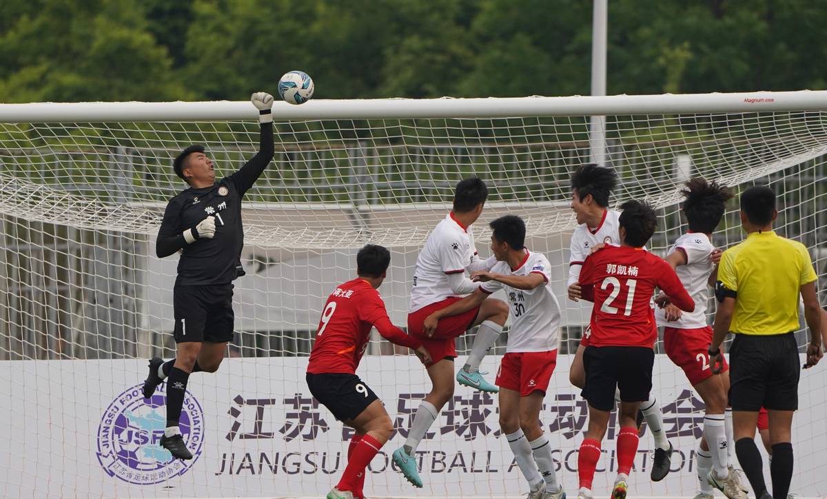 关于真实拼搏!足球赛事中的不可错过瞬间的信息 关于真实拼搏!足球赛事中的不可错过瞬间的信息