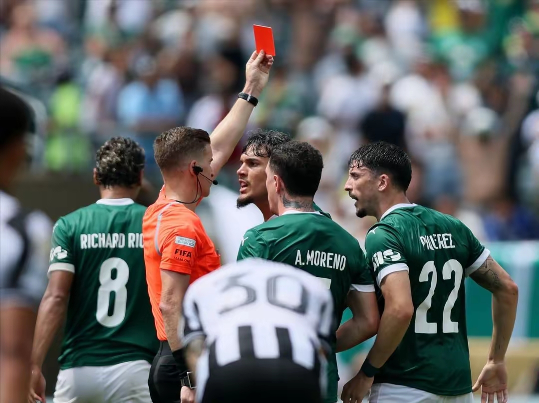 斯帕尔客场逆转击败拉齐奥,势不可挡 斯帕尔客场逆转击败拉齐奥,势不可挡