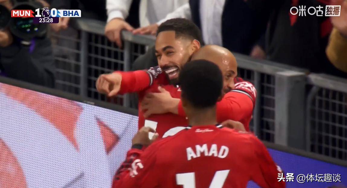 关于曼联大胜斯旺西，积分榜上争夺前四位置的信息