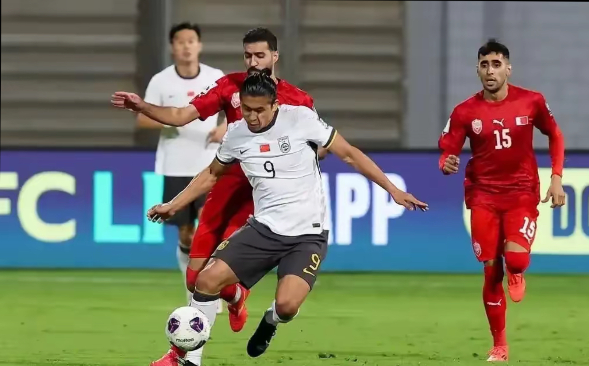 火力全开！球队进攻如火如荼，对手难以防守